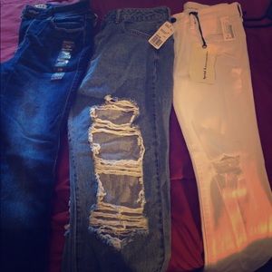 3 pairs of size 7 jeans
